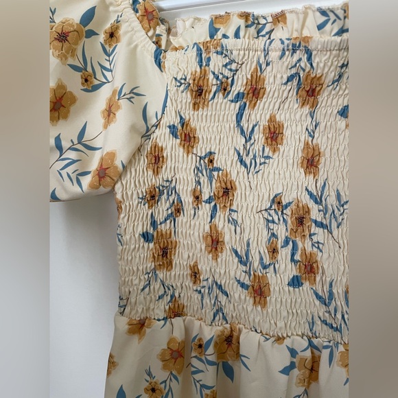 Yellow flower dress - Picture 3 of 3